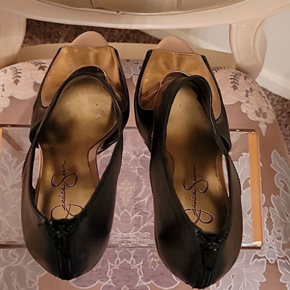 Jessica Simpson Evannan Black & Gold Peep Toe Heels - Picture 11 of 16
